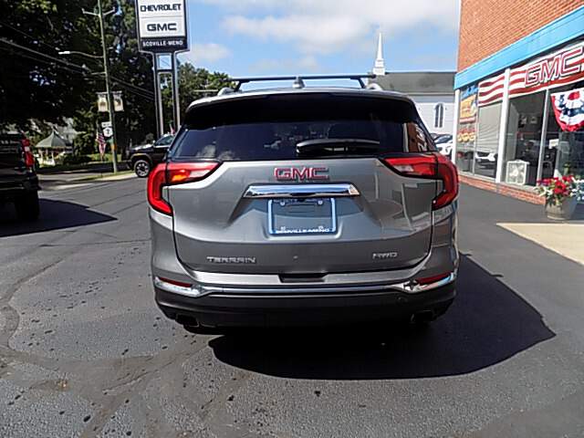  2020 GMC Terrain Image: 3