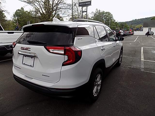  2023 GMC Terrain Image: 4