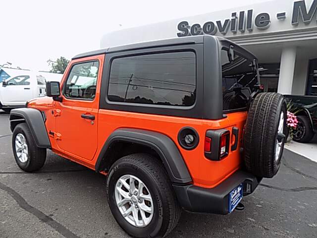  2023 Jeep Wrangler Image: 5