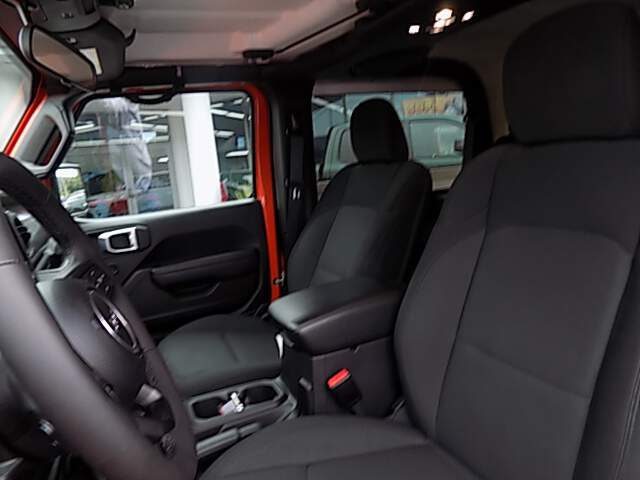  2023 Jeep Wrangler Image: 7