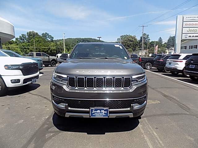  2024 Jeep Wagoneer Image: 1