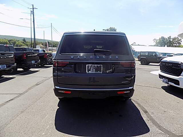  2024 Jeep Wagoneer Image: 4