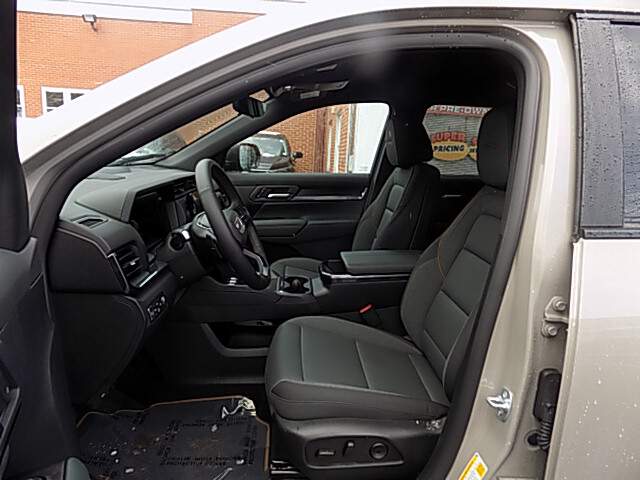  2026 GMC Terrain Image: 8