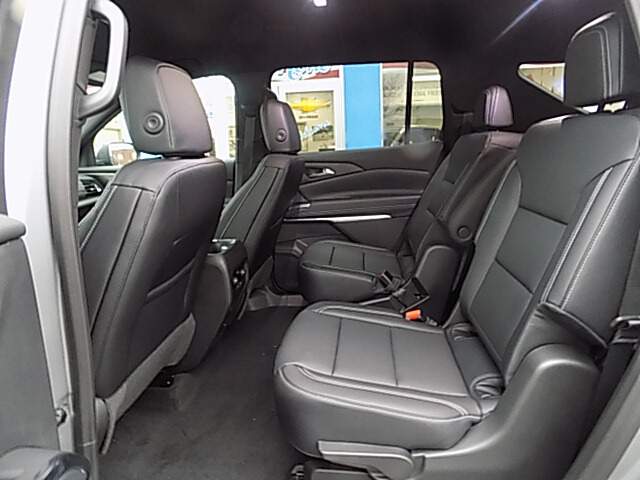  2026 Chevrolet Traverse Image: 9