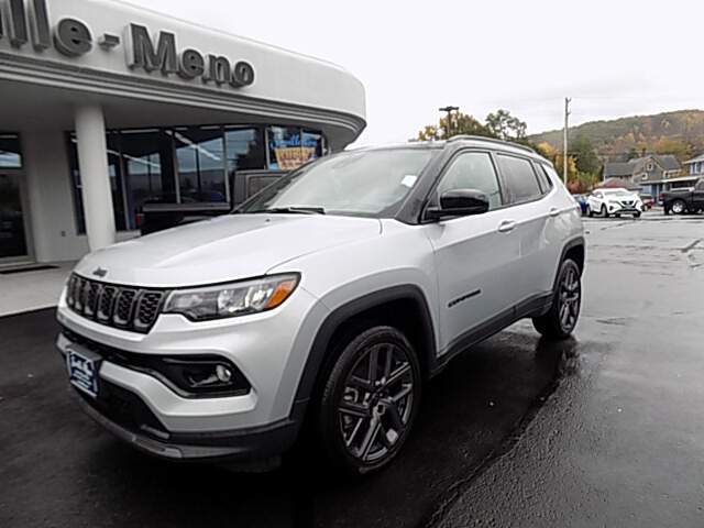  2025 Jeep Compass Image: 0