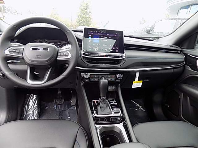  2025 Jeep Compass Image: 8