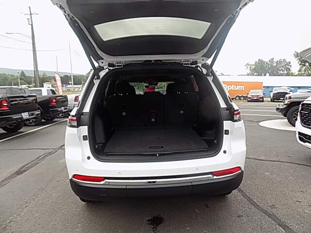  2026 Jeep Grand Cherokee Image:…