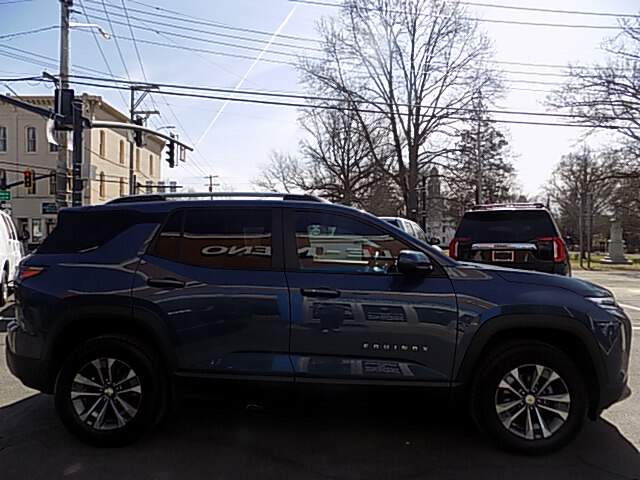  2025 Chevrolet Equinox Image: 5