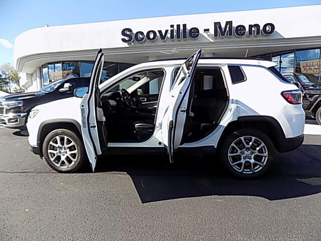  2022 Jeep Compass Image: 7