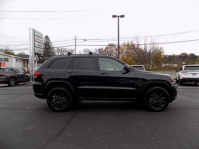  2020 Jeep Grand Cherokee Image:…