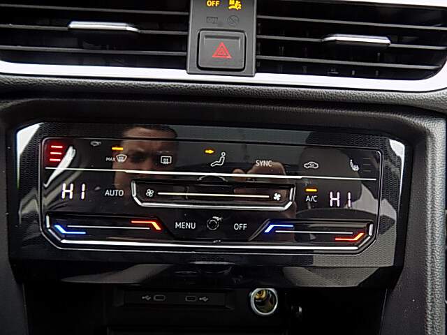  2025 Volkswagen Taos Image: 9