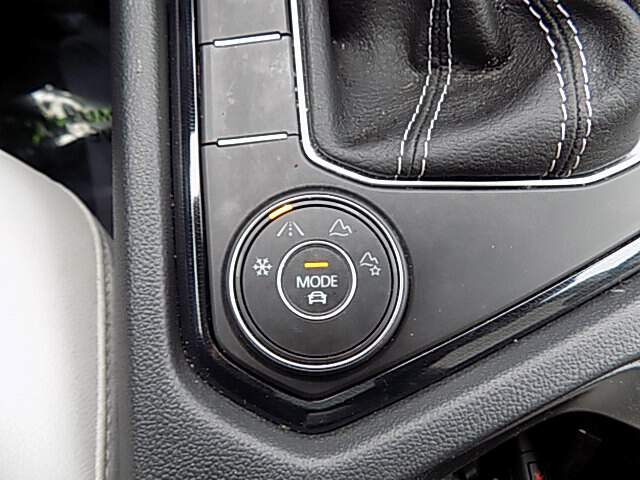  2025 Volkswagen Taos Image: 10