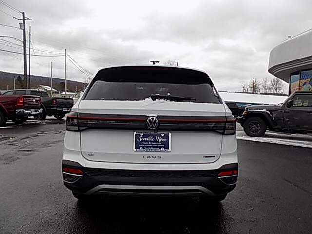  2025 Volkswagen Taos Image: 4