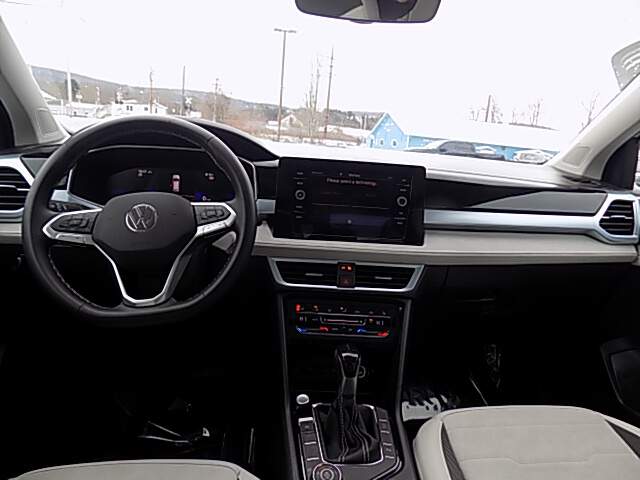  2025 Volkswagen Taos Image: 8