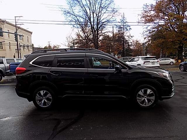  2021 Subaru Ascent Image: 3