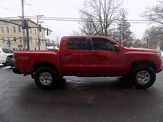  2022 Nissan Frontier Image: 5