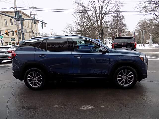  2024 GMC Terrain Image: 5