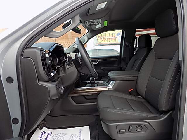  2025 Chevrolet Silverado 1500 Image:…