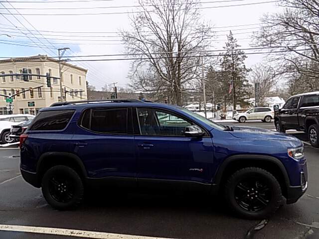  2023 GMC Acadia Image: 3
