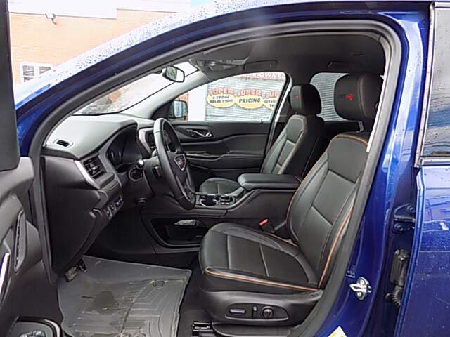  2023 GMC Acadia Image: 8