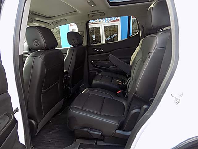  2023 GMC Acadia Image: 9