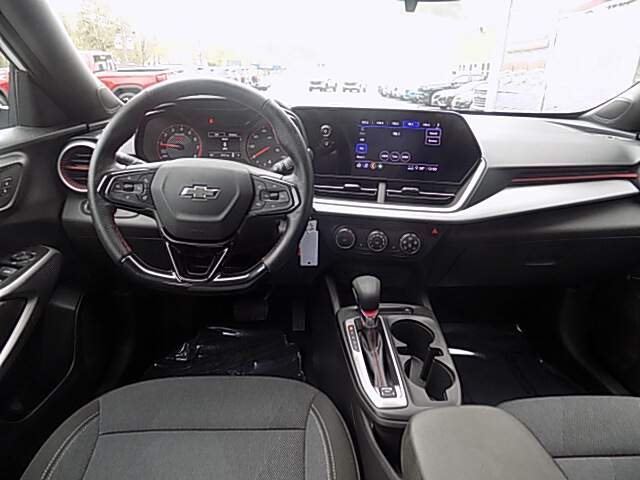  2024 Chevrolet Trax Image: 9