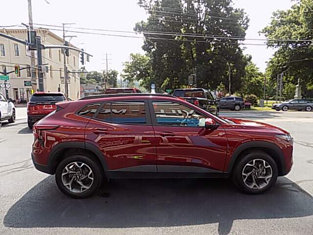  2024 Chevrolet Trax Image: 3
