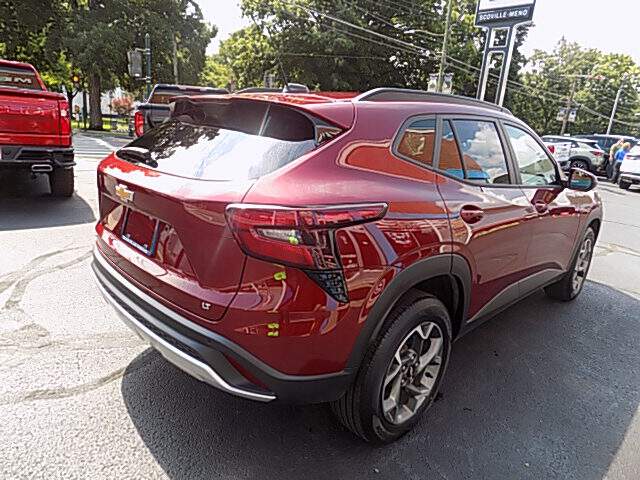  2024 Chevrolet Trax Image: 4
