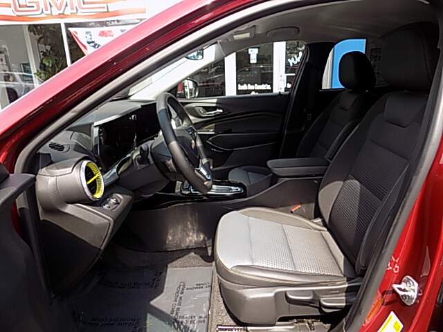  2024 Chevrolet Trax Image: 8