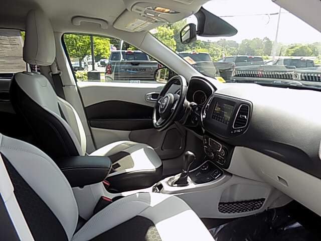  2021 Jeep Compass Image: 8