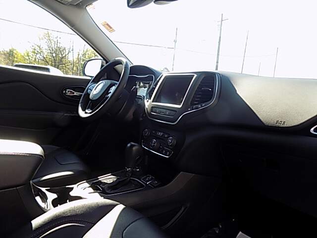  2023 Jeep Cherokee Image: 9