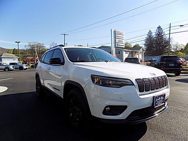  2023 Jeep Cherokee Image: 2