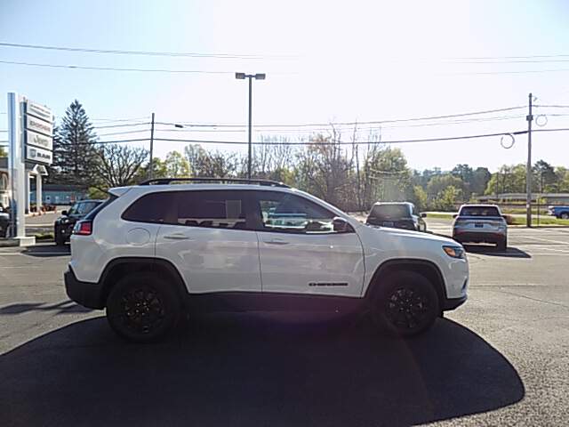  2023 Jeep Cherokee Image: 3