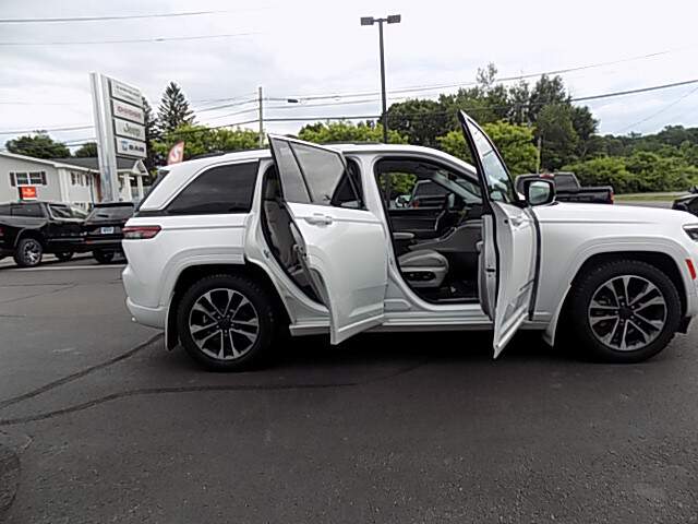  2023 Jeep Grand Cherokee Image:…