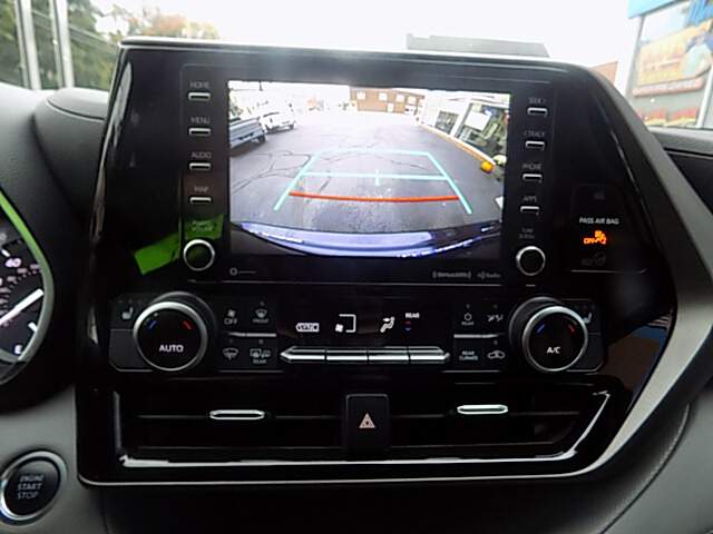  2021 Toyota Highlander Image: 12