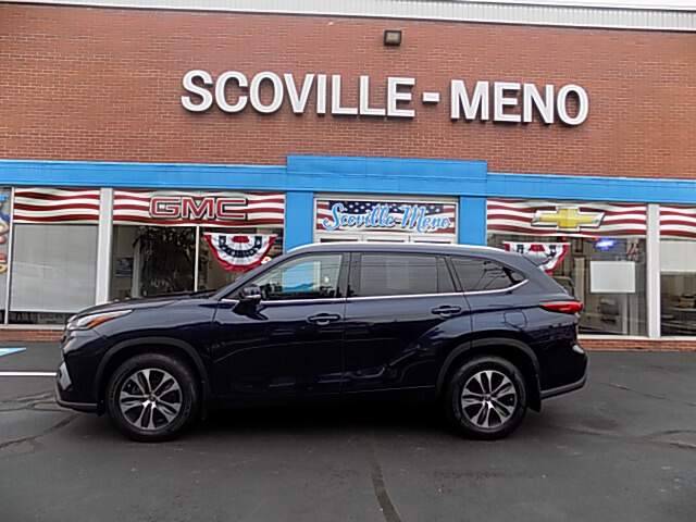  2021 Toyota Highlander Image: 1