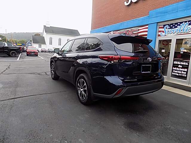  2021 Toyota Highlander Image: 2