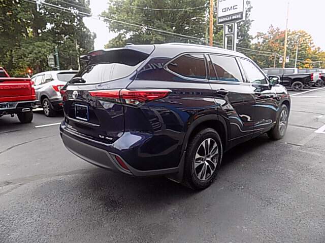  2021 Toyota Highlander Image: 4