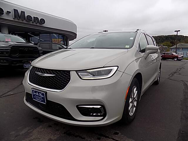  2021 Chrysler Pacifica Image: 0