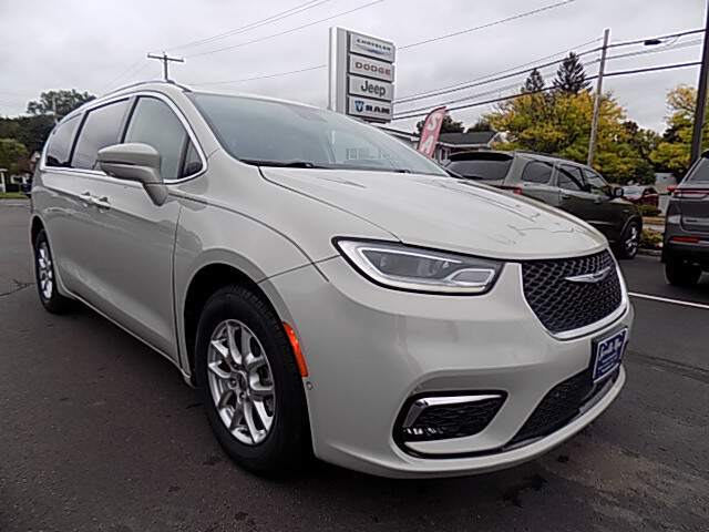  2021 Chrysler Pacifica Image: 1