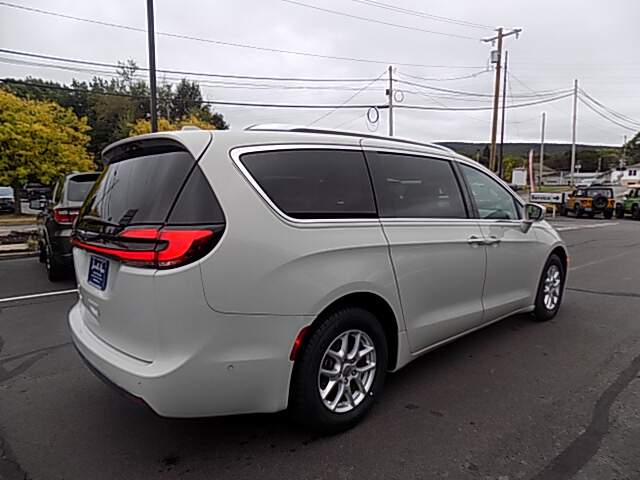  2021 Chrysler Pacifica Image: 2