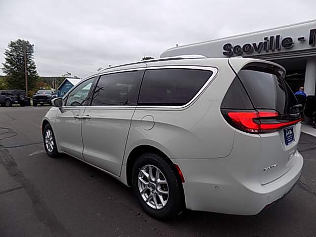  2021 Chrysler Pacifica Image: 4