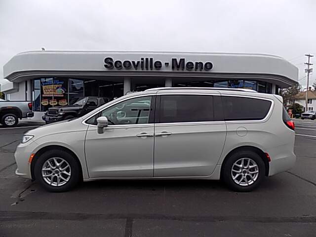  2021 Chrysler Pacifica Image: 5