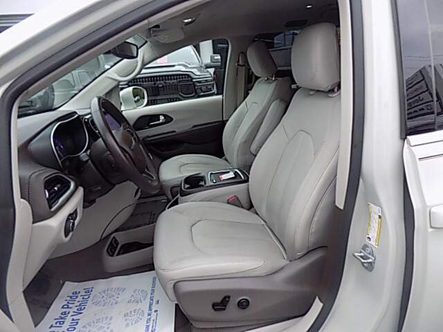  2021 Chrysler Pacifica Image: 6