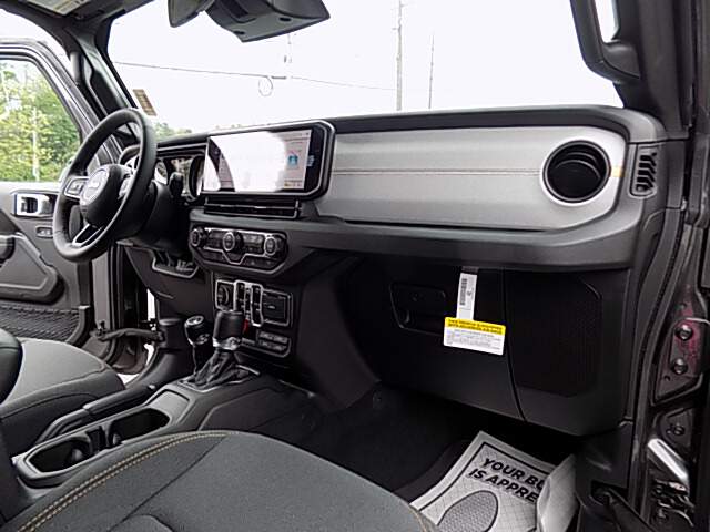  2026 Jeep Wrangler Image: 6