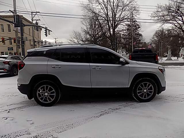  2022 GMC Terrain Image: 5