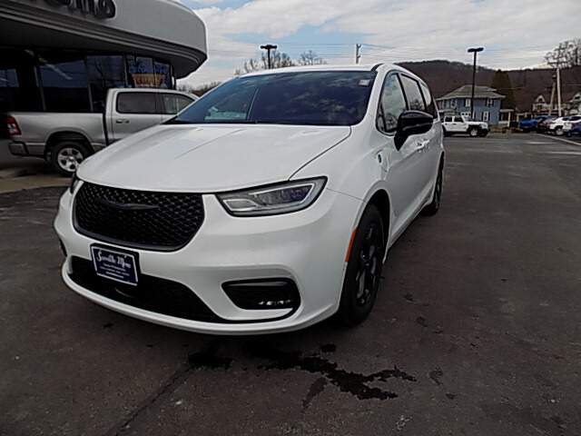  2024 Chrysler Pacifica Image: 0