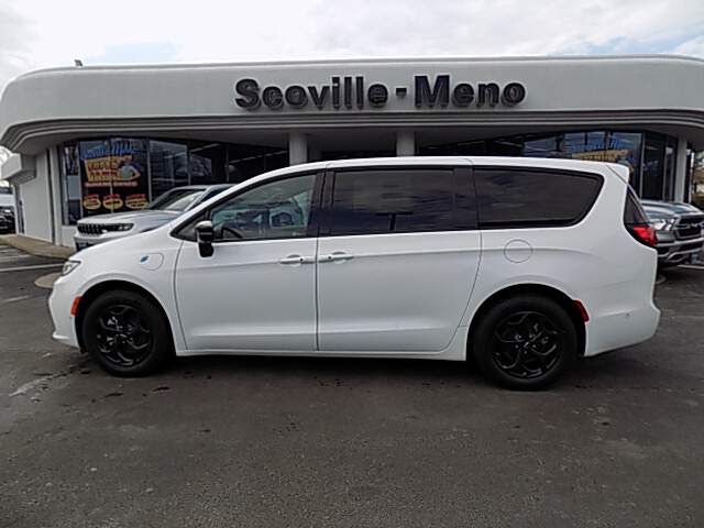  2024 Chrysler Pacifica Image: 4