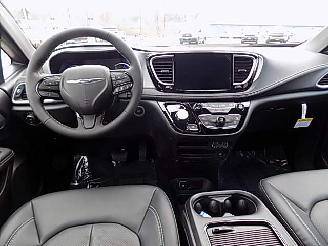  2024 Chrysler Pacifica Image: 8