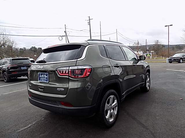  2019 Jeep Compass Image: 3